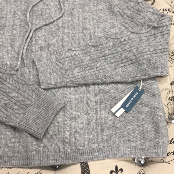 Court & Rowe Hooded Cable Sweater - Picture 4 of 7